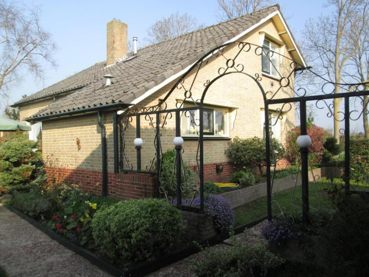 B&B Elbahof, Goed En Goedkoop! Hem Exterior photo